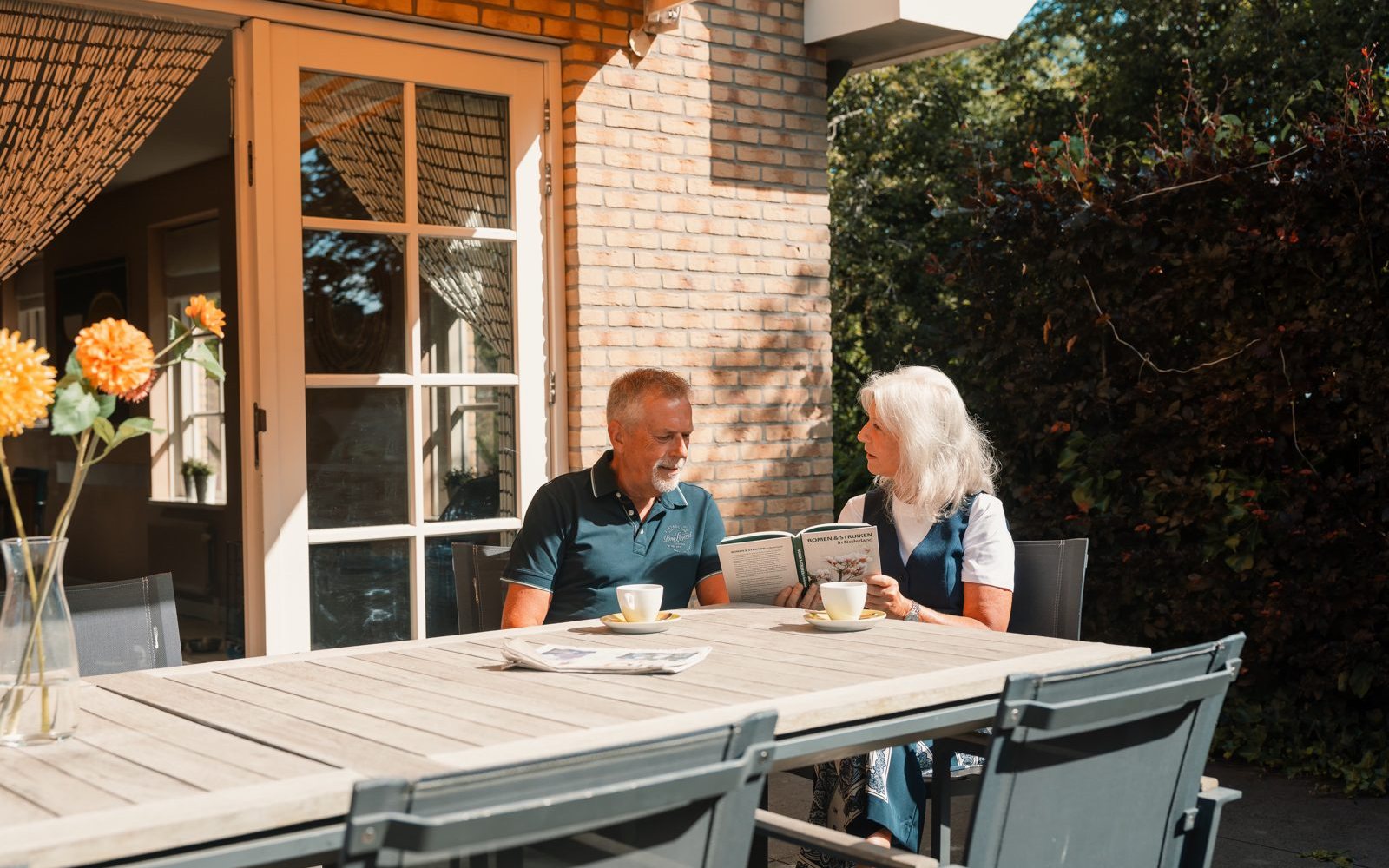 Koffie op het terras van een vakantiewoning