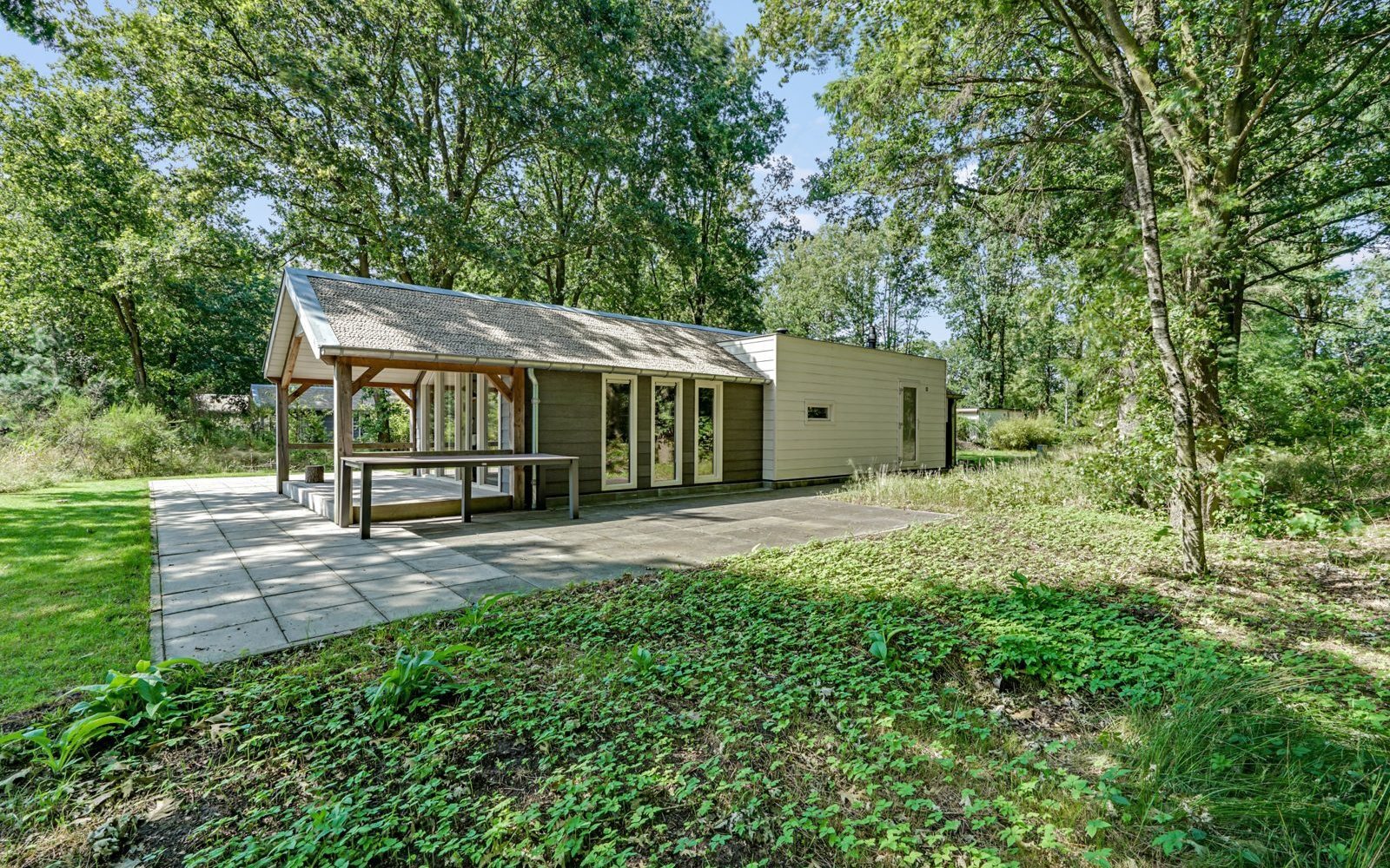 Lodge in het bos bij Drentse Vennen